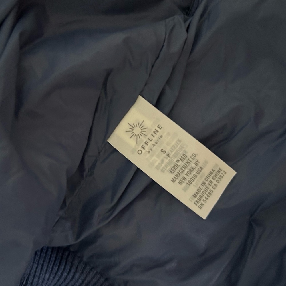 Aerie • Offline Puffer Vest - Picture 8 of 9